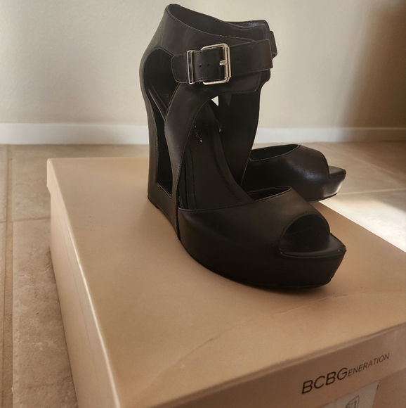 BCBGeneration black wedge - Picture 6 of 12